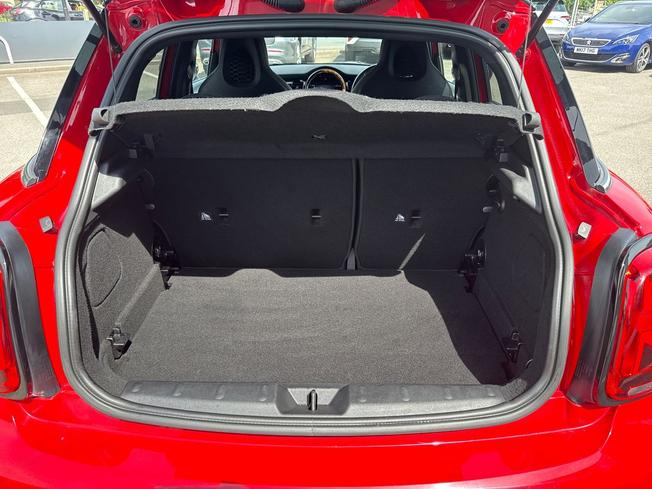 MINI Hatch Photo 12
