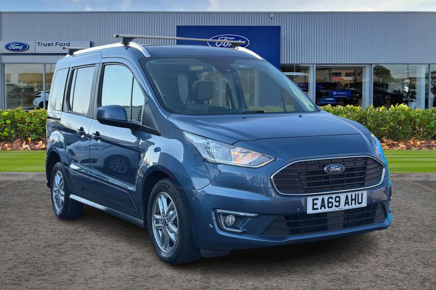 Ford TOURNEO CONNECT Photo 0