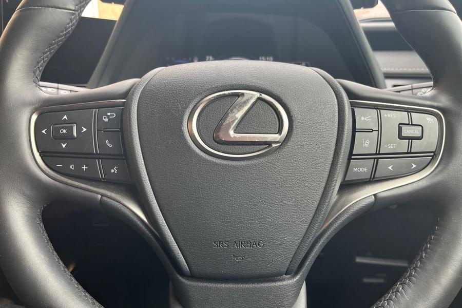Lexus UX Photo autoimg-8123466623b5b98cd22fe1ce22ec41ac2e933666.jpg