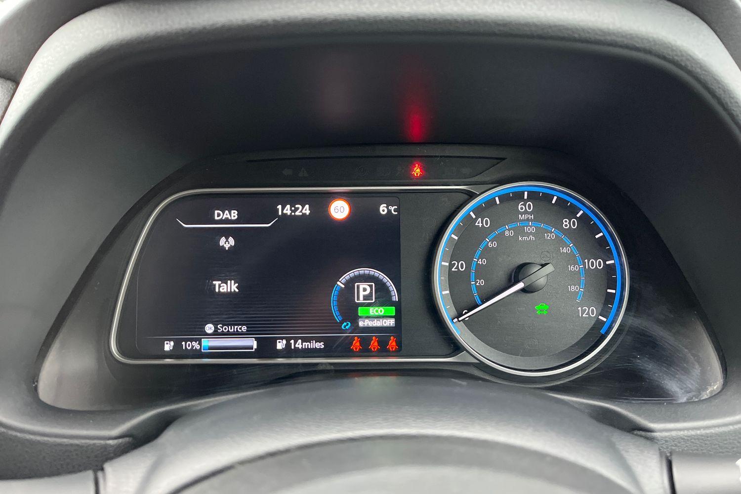 Nissan LEAF Photo 12