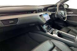 AUDI e-tron Photo 2