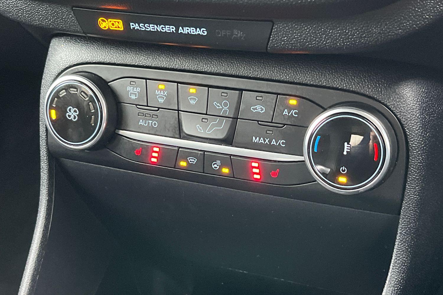Ford FIESTA Photo 28