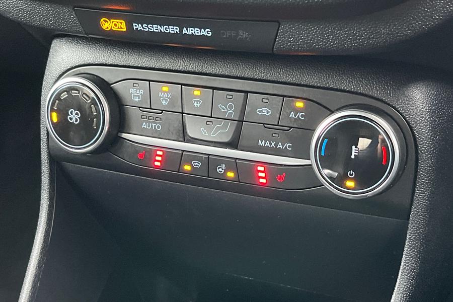 Ford FIESTA Photo autoimg-812d3b132ec21d95387671e778e9c6a3c0c50ada.jpg