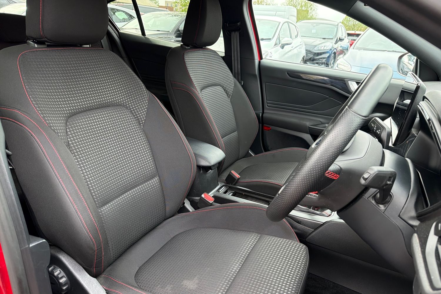 Ford FOCUS Photo 16