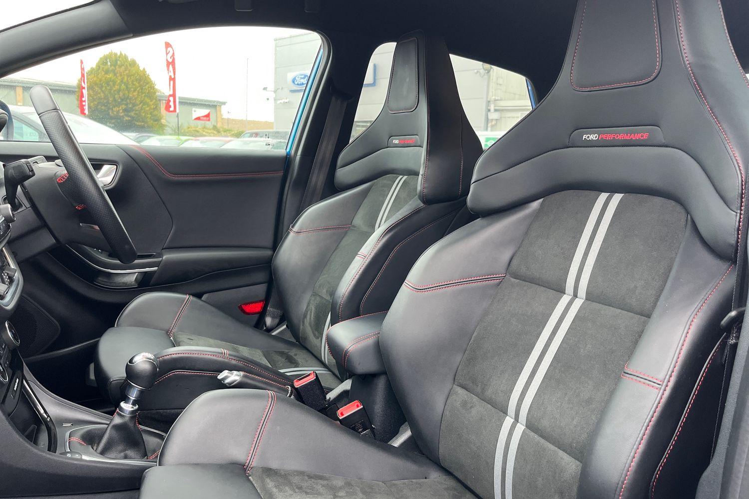 Ford PUMA Photo 18