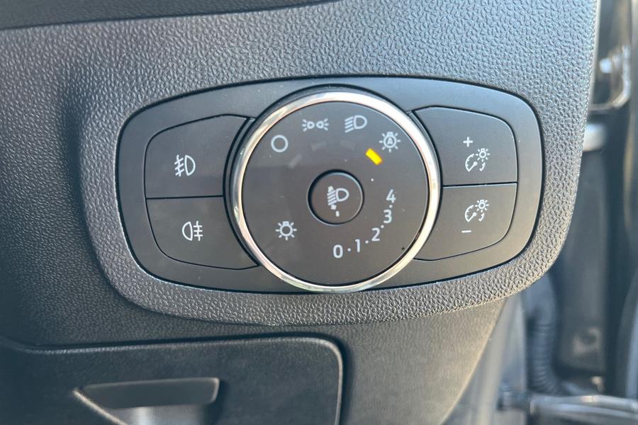 Ford FIESTA Photo autoimg-814104af176659b8ca457eb8729db80995f012c7.jpg