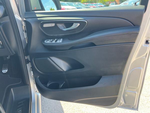 Mercedes-Benz V Class Photo autoimg-81411e7f58a977d0e8a093bd435b3166e04d55d9.jpg