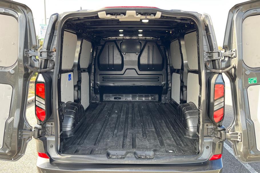 Used Ford TRANSIT CUSTOM HV24LYP 6