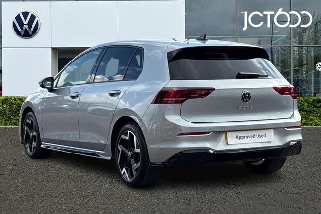 VOLKSWAGEN Golf Photo 3