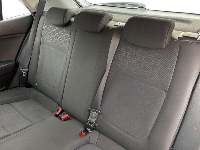 KIA Rio Photo 9