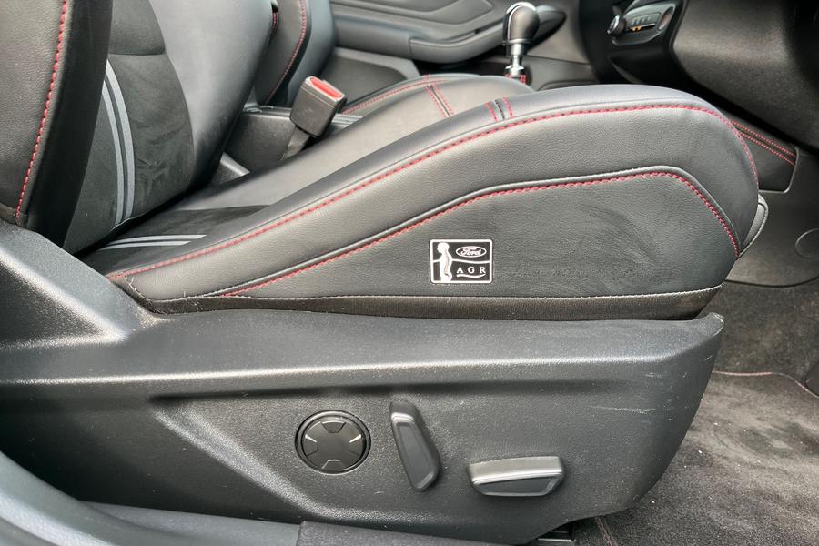 Ford FOCUS Photo autoimg-814a10ab5feedeb701df1123e2f90a4dbbd39c3e.jpg