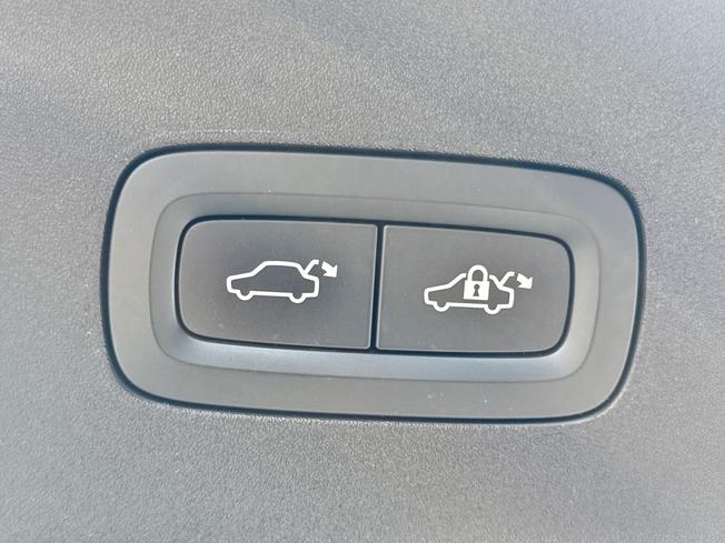 POLESTAR Polestar 2 Photo 42