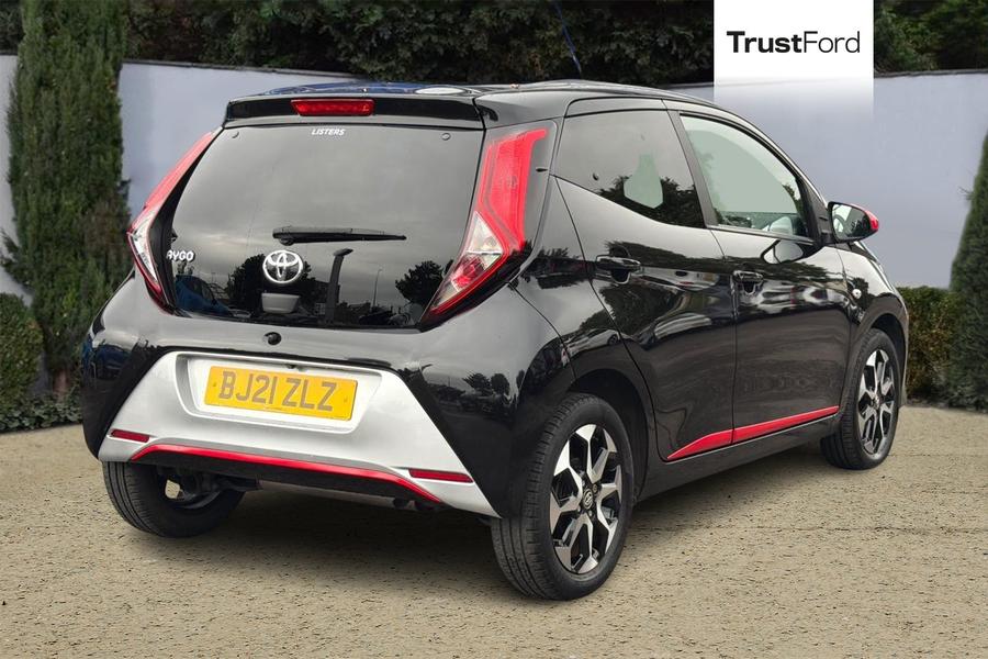 Toyota AYGO Photo autoimg-814f5156f088adc78f2bf92ee1cc151d5a0735fa.jpg
