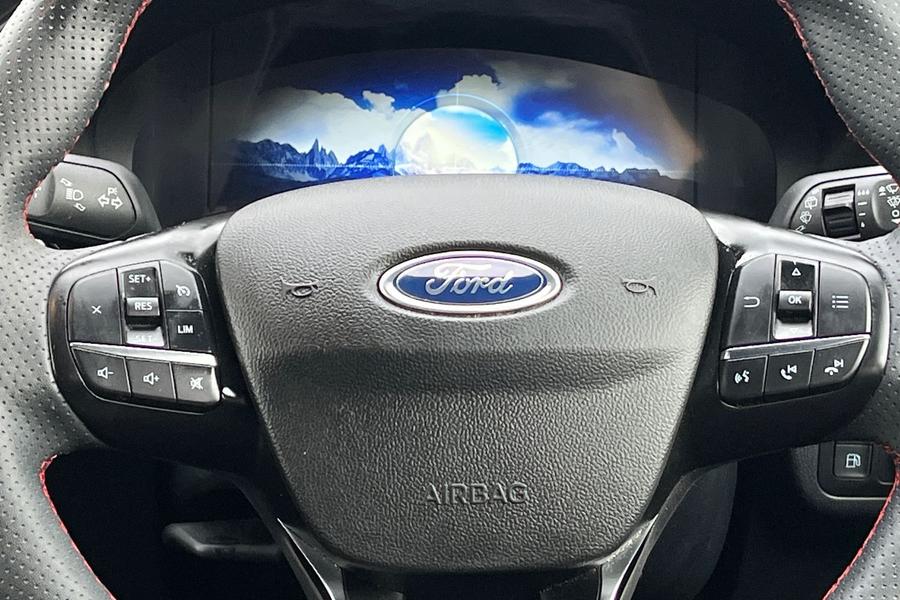 Ford KUGA Photo autoimg-814f554580ef664d74edb2369676627e263adbdc.jpg