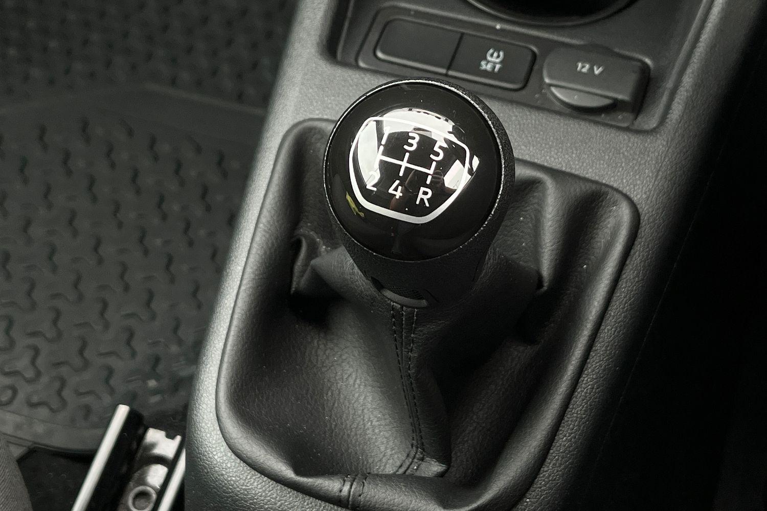 Volkswagen UP Photo 34