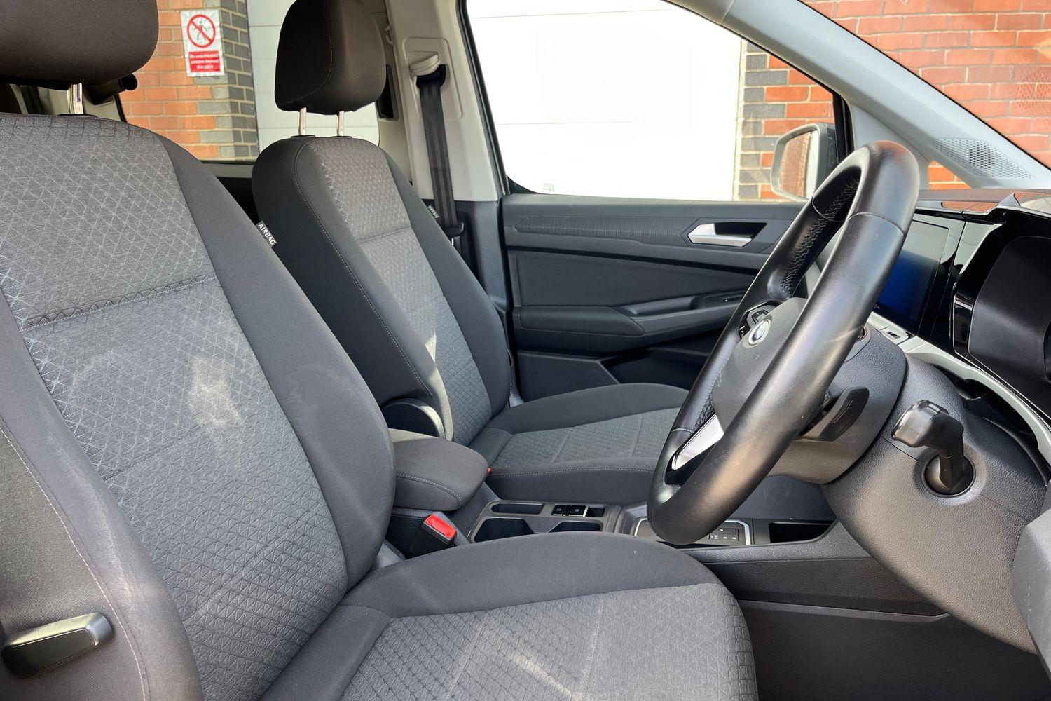 Ford GRAND TOURNEO CONNECT Photo 16