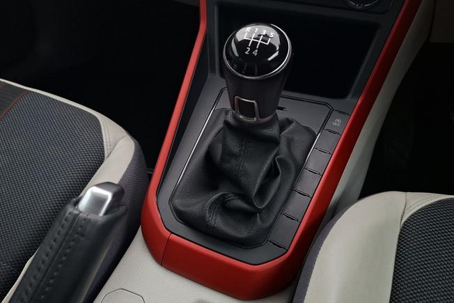 VOLKSWAGEN Polo Photo 34