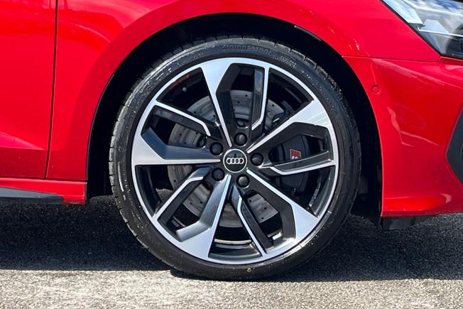 AUDI S3 Photo 5