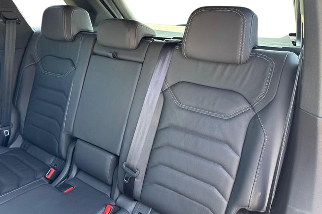 VOLKSWAGEN Touareg Photo 9