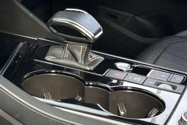 VOLKSWAGEN Touareg Photo 46
