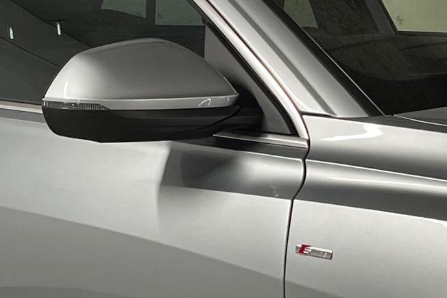 AUDI Q8 Photo 20