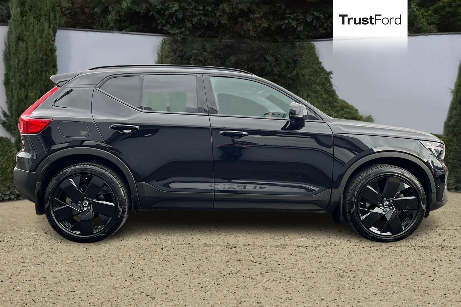 Volvo XC40 Photo 2