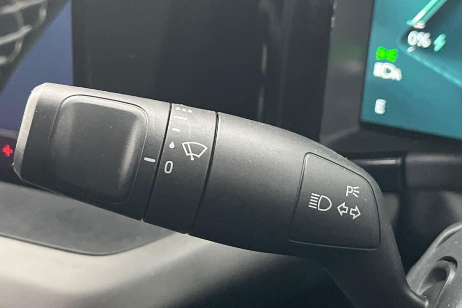 Used Ford TRANSIT COURIER LO25TZX 29