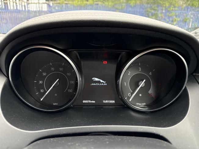 JAGUAR E-Pace Photo 15