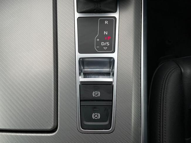 AUDI A6 Saloon Photo 43