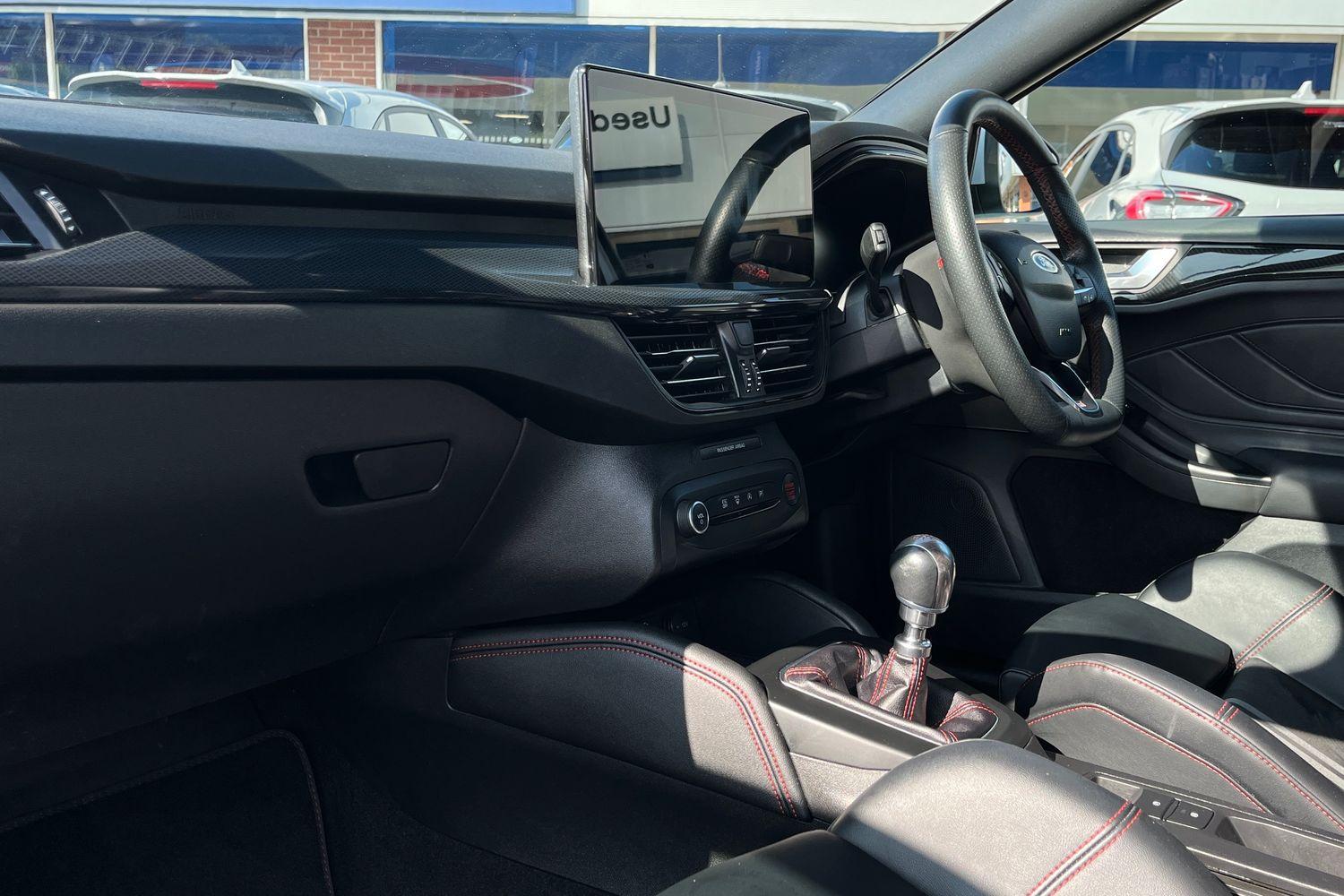 Ford FOCUS Photo 17