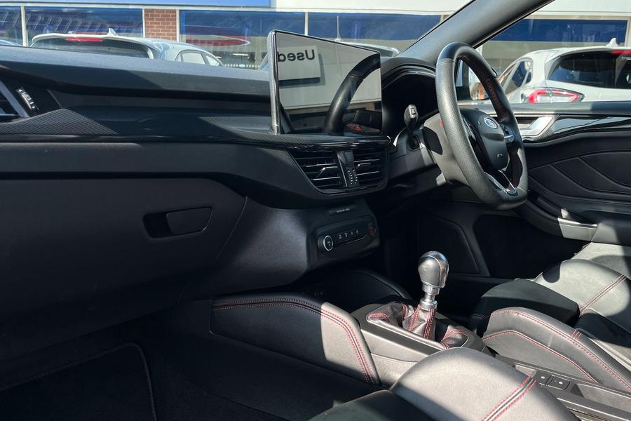 Ford FOCUS Photo autoimg-81747ecf885526fed6c70130420bdf01823f9bc5.jpg