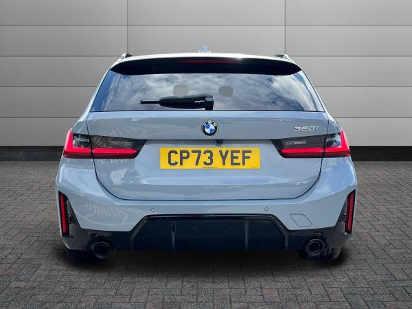 BMW 3 Series Photo autoimg-817646a7b8b6e89452709e0b4846627d94837de4.jpg