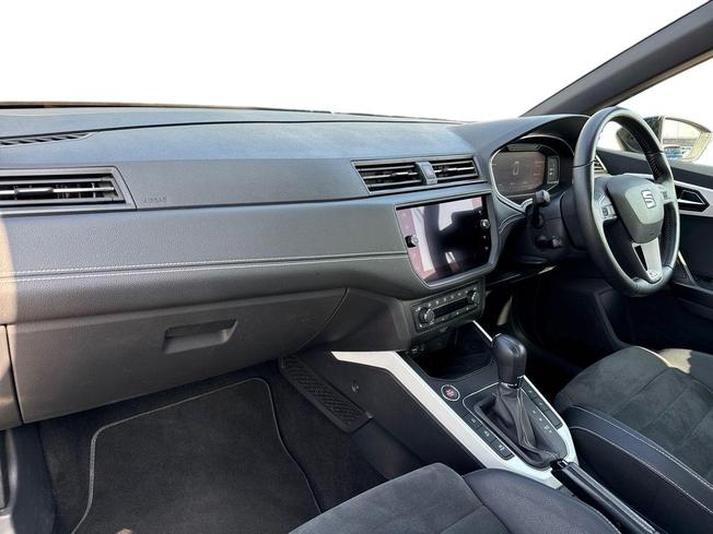SEAT Arona Photo 2