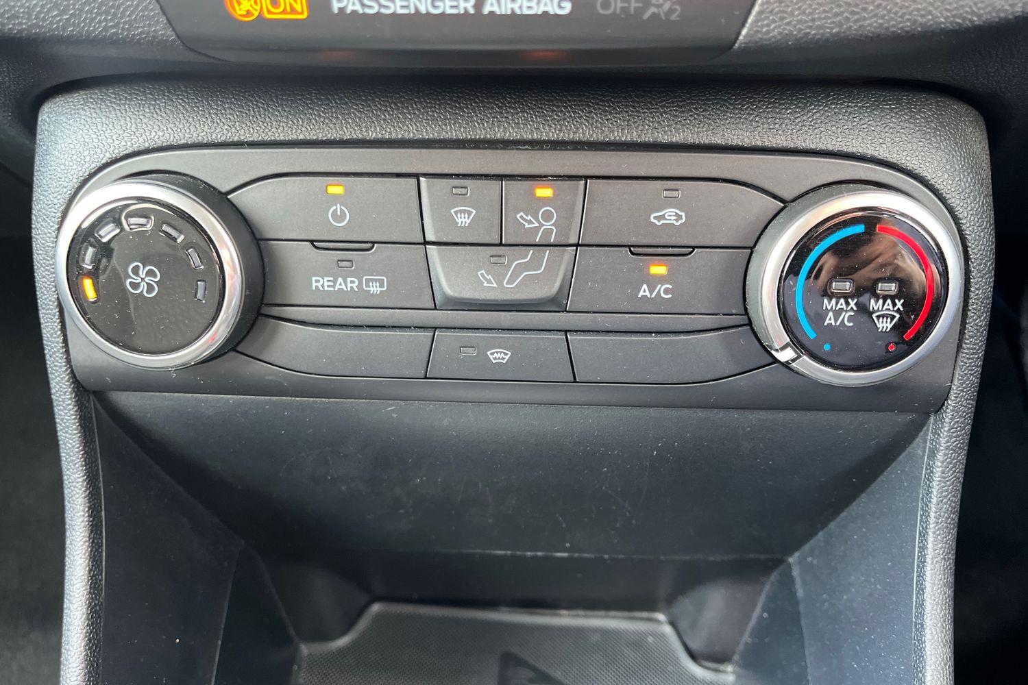 Ford FIESTA Photo 23