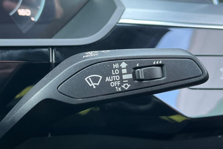 Audi E-TRON Photo autoimg-8188f26b801a5ae78a6a1ca101d42bc4ddd06217.jpg