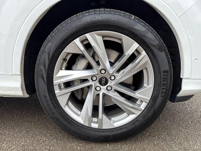 AUDI Q7 Photo 5