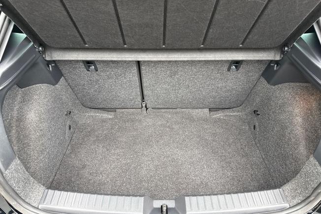 SEAT Ibiza Photo 12