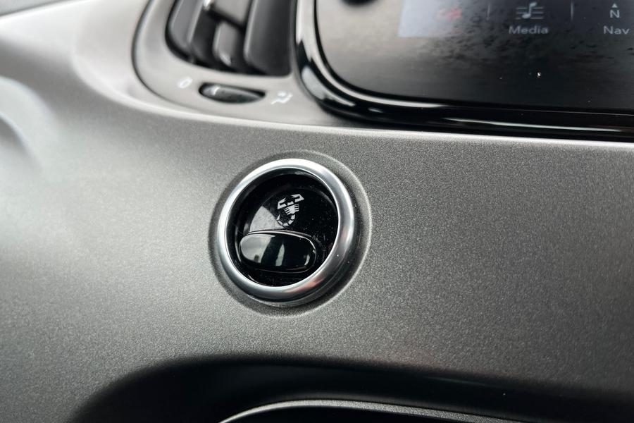 Abarth 595 Photo autoimg-819179e0ffdd47507e3d94ba55749c8f7c771af8.jpg
