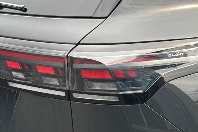 VOLKSWAGEN Tiguan Photo 18