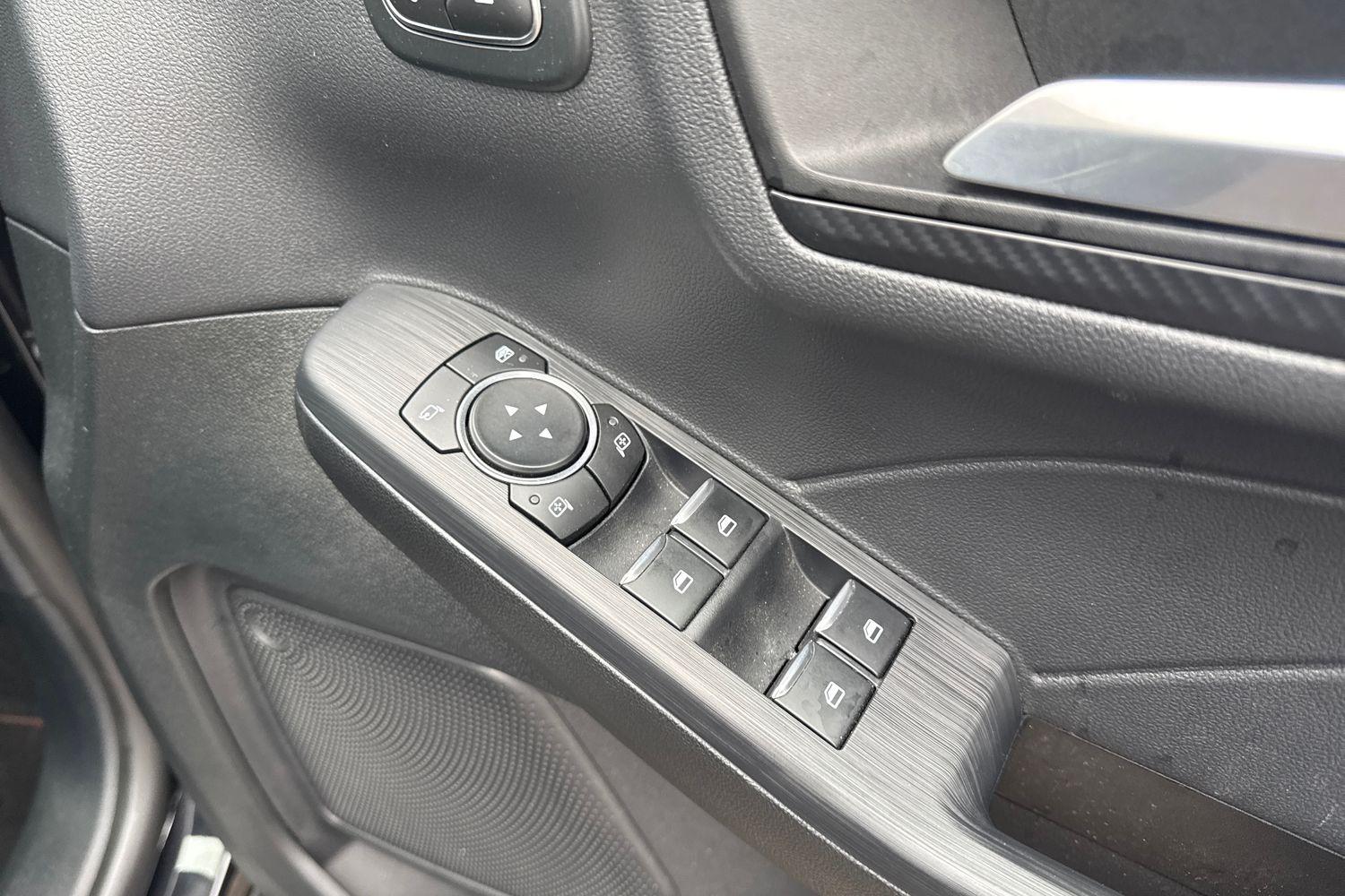 Ford KUGA Photo 15