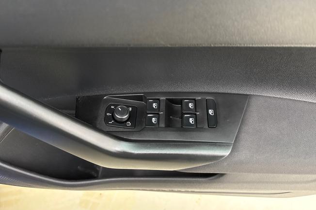 VOLKSWAGEN Polo Photo 27