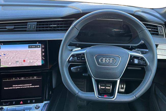 AUDI Q8 E-Tron Photo 11