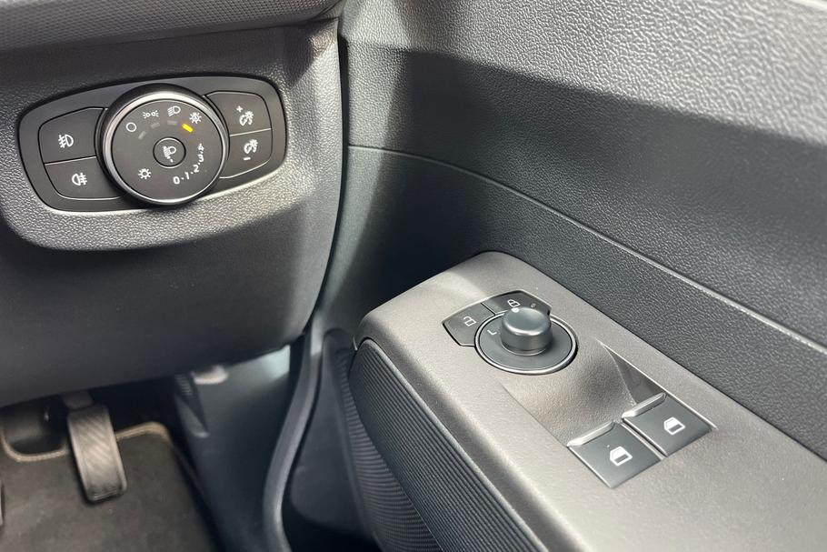 Used Ford E-Transit Courier LG25ALD 18