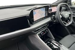 AUDI  Q5 SUV Photo 2