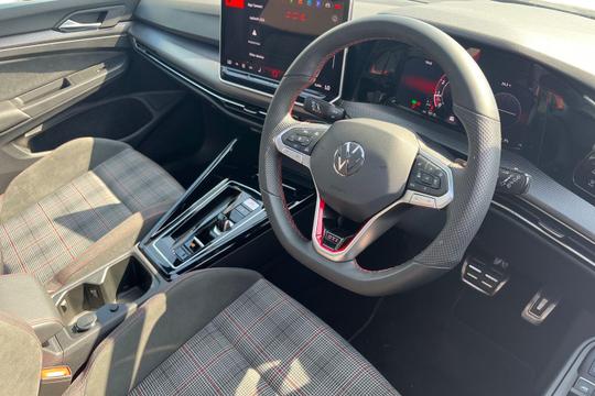 Volkswagen Golf Photo autoimg-81a0d93f3670d06b57ec68b44d6583162c8575ab.jpg