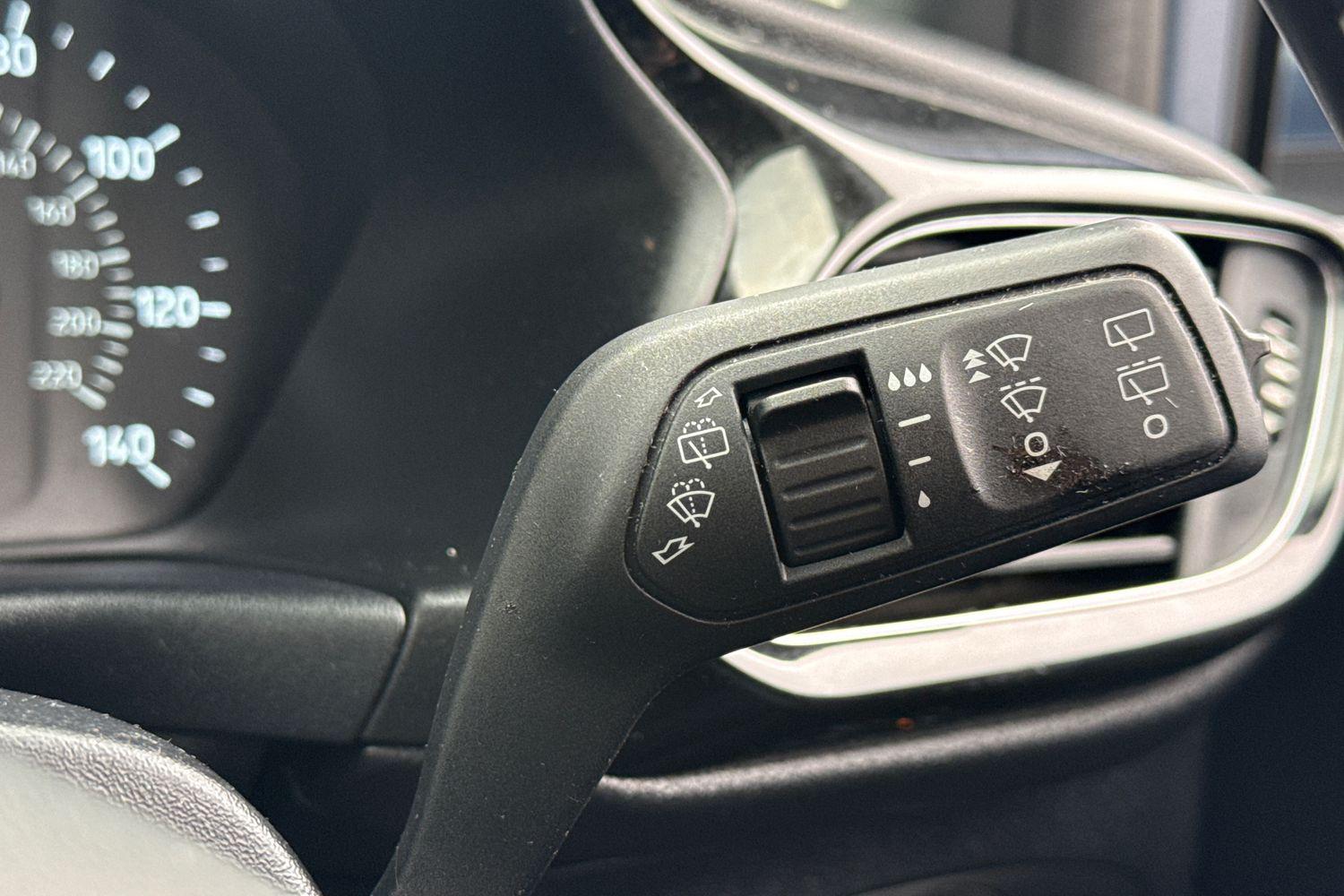 Ford FIESTA Photo 14