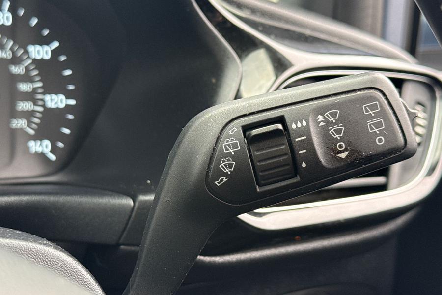 Ford FIESTA Photo autoimg-81a12aa9a10152a48679cf41adddc1a0d8443b8e.jpg