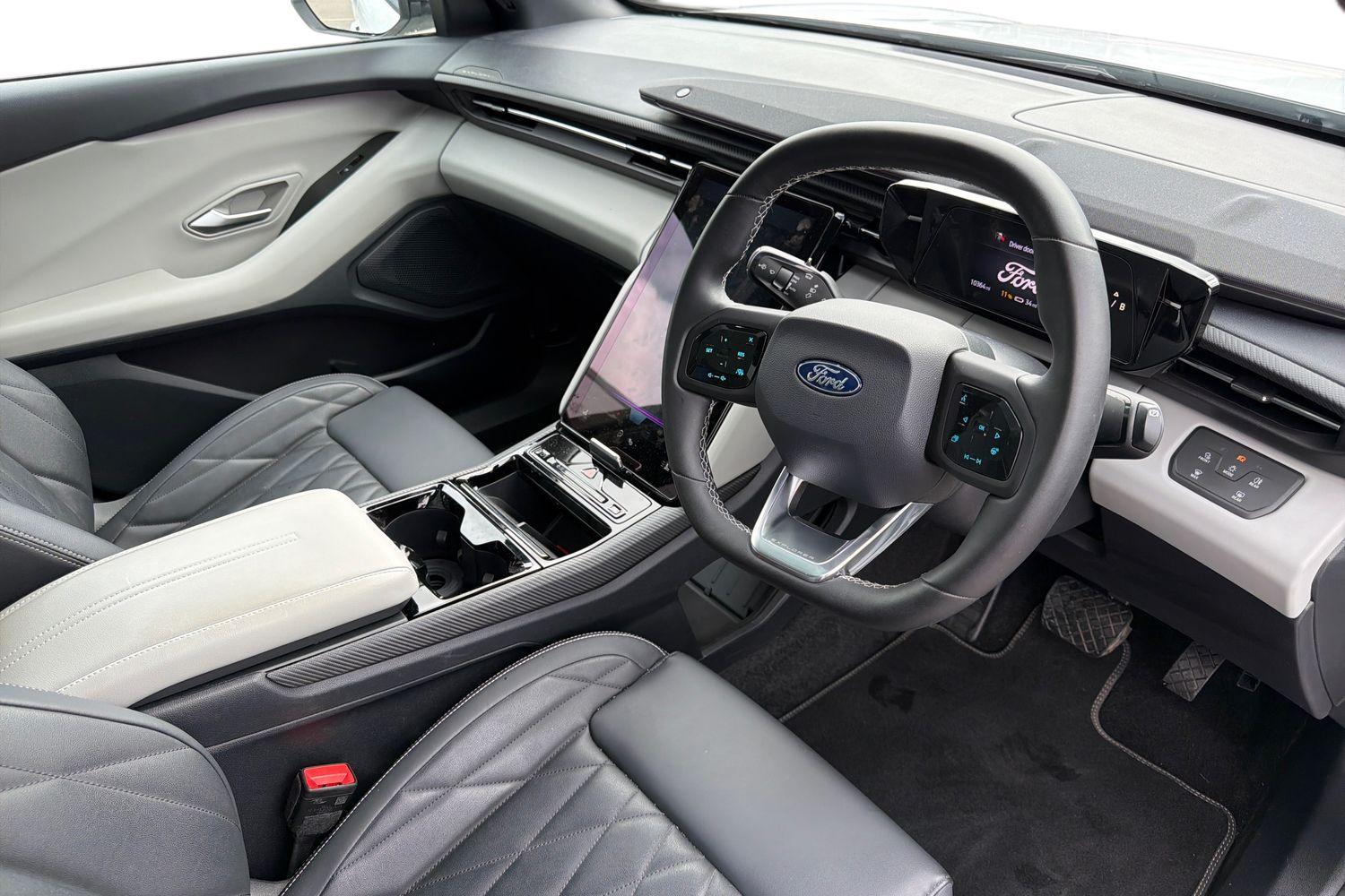 Ford Explorer Photo 8