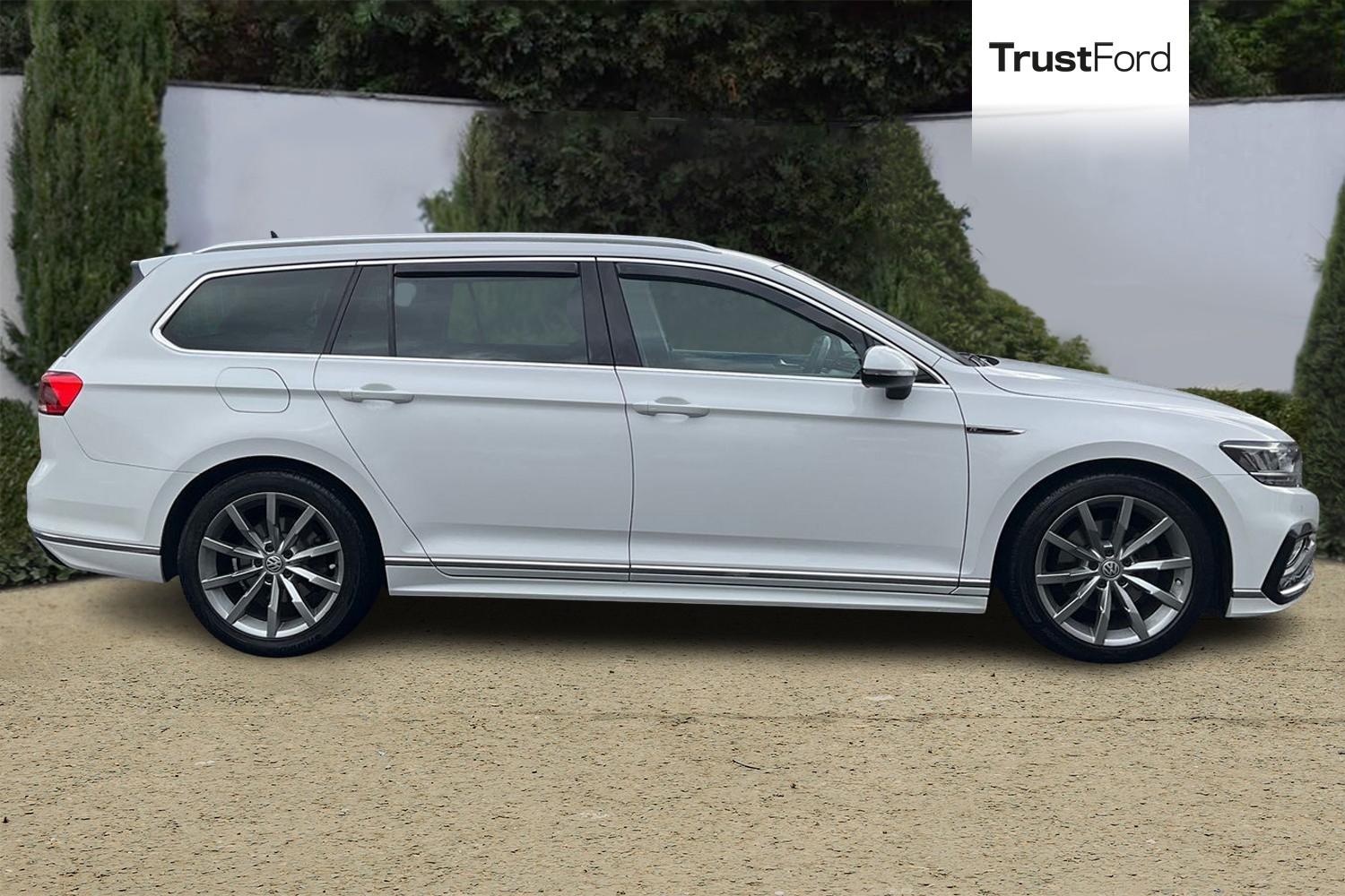 Volkswagen PASSAT Photo 2