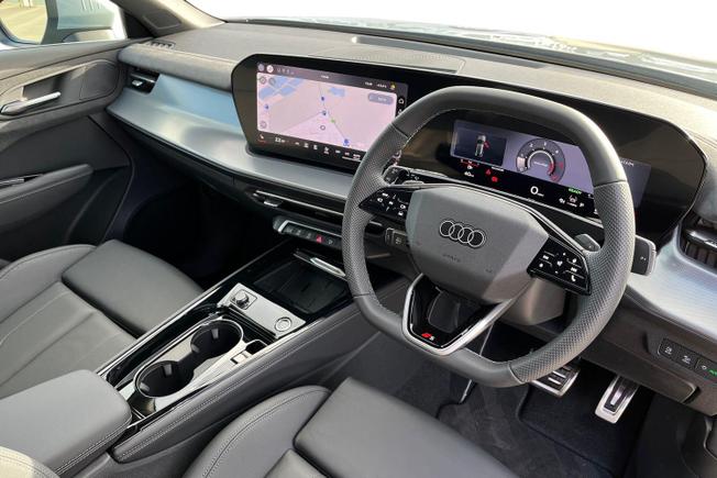 AUDI Q3 Photo 6